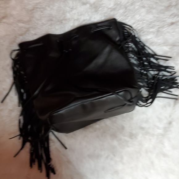 VICTORIA'S SECRET BLACK FRINGE BACKPACK STYLE BAG! - Picture 9 of 13